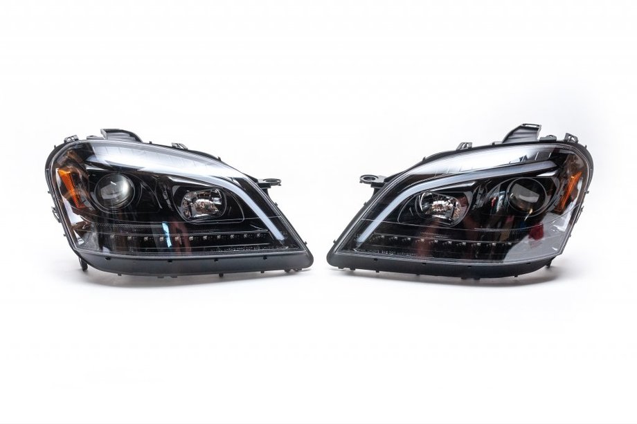 Mercedes ML W164 2005–2011 Priekšējie lukturi ar LED elementu (2005-2008, 2 gab., tonēti) Image