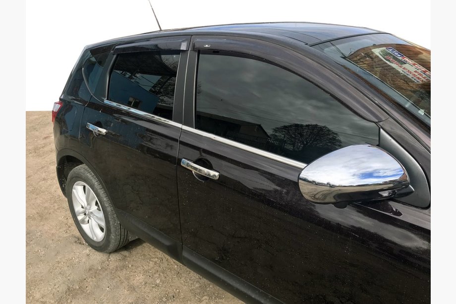 Nissan Qashqai 2010–2014 Ārējās apmales (4 gab., nerūsējošais tērauds) Standarta bāze, OmsaLine – itāļu nerūsējošais tērauds Image