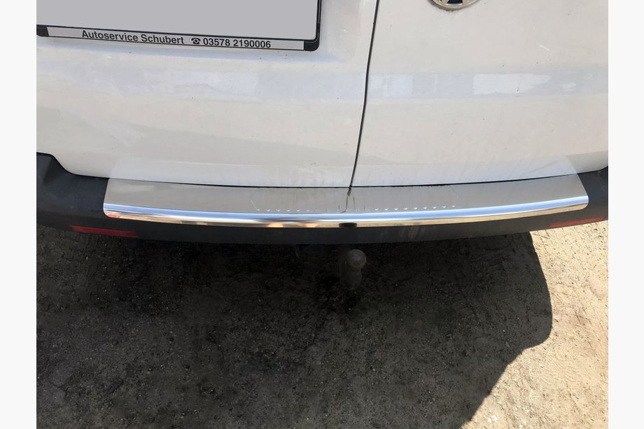 Volkswagen T5 Transporter 2003–2010 Izpārdošana! Aizmugurējā bampera aizsarguzlika ar ielocītu malu (Carmos, tērauds) Image