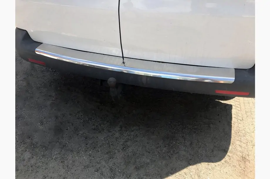 Volkswagen T6 2015–2024 Carmos V1 hromēta aizmugurējā bampera aizsarguzlika (2 durvju, tērauds) Image