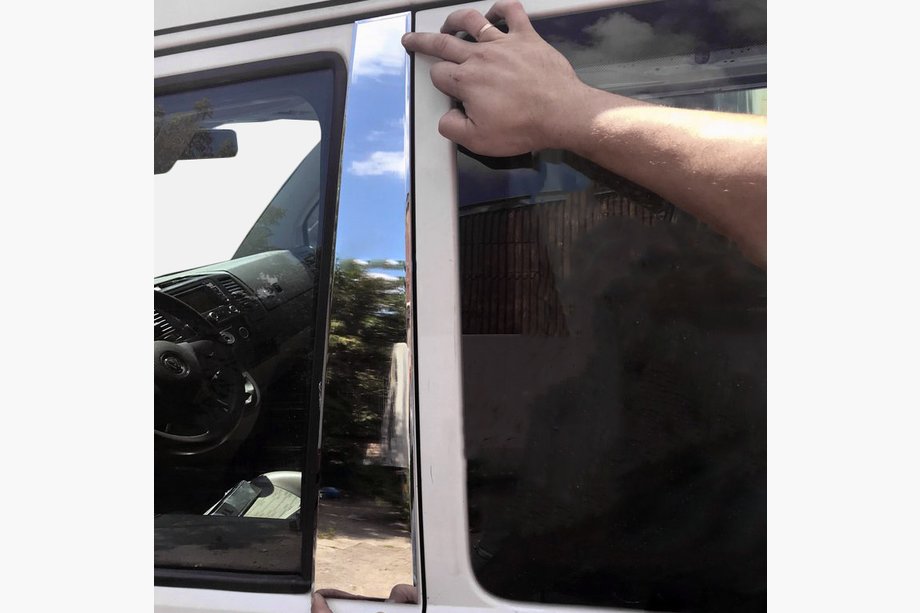 Volkswagen T5 2010–2015 Izpārdošana! Hroma statņu uzlikas (kreisā puse) Image