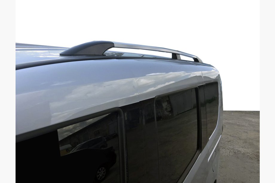 Opel Combo 2012–2018 IZPĀRDOŠANA!!! Jumta reliņi pelēks metāliskais (plastmasas kājiņas) Image