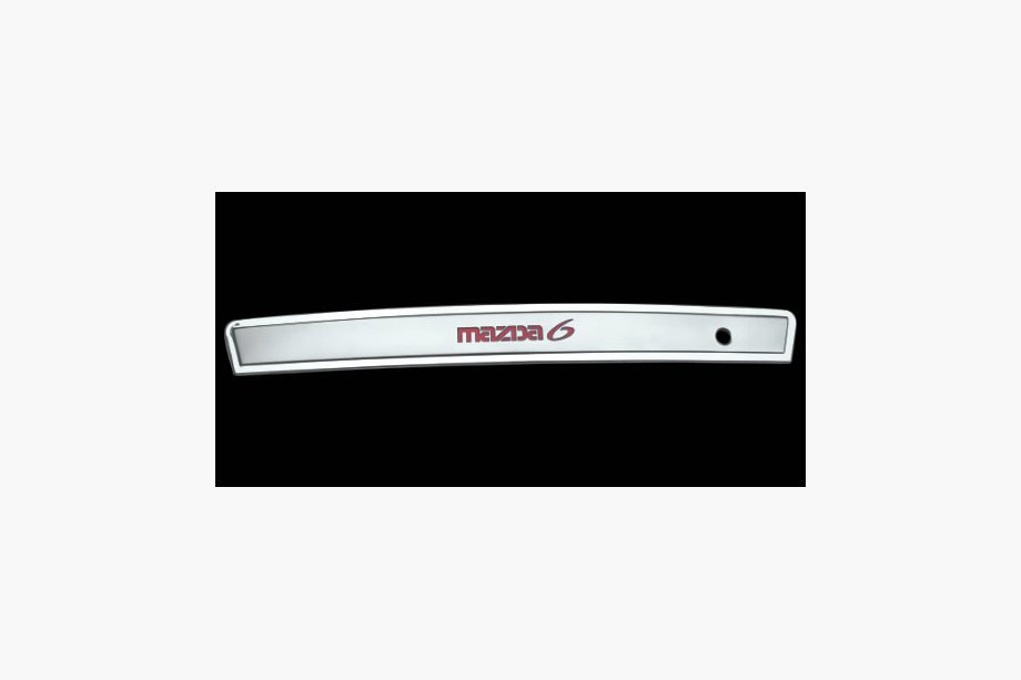 Mazda 6 2003–2008 Hromēta līste ar sarkanu apgaismojumu (plastmasa) Image