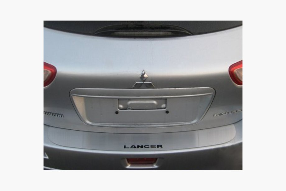 Mitsubishi Lancer X 2008– Aizmugurējā bufera aizsarguzlika bez ieliekuma SW Nataniko (nerūsējošais tērauds) Image