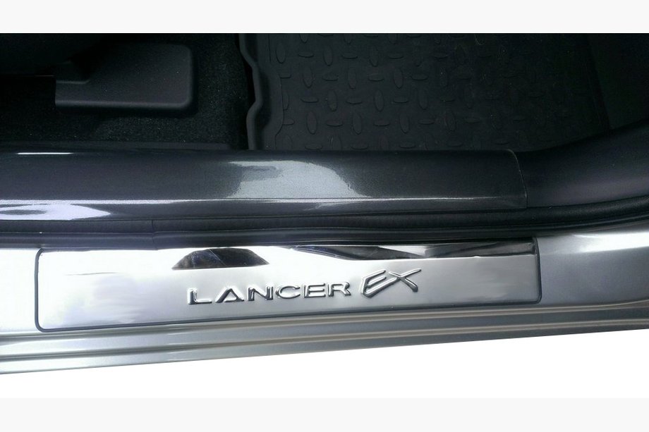 Mitsubishi Lancer X 2008– AKCIJA!! Hromētas sliekšņu uzlikas Lancer EX Image