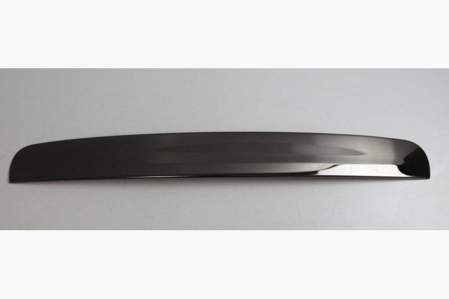 Nissan Qashqai 2010–2014 Numura zīmes augšējā uzlika melns hroms (nerūsējošais tērauds) Image