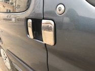 Citroen Berlingo 1996–2008 Durvju rokturu uzlikas (nerūsējošais tērauds) Divas priekšējās, viena bīdāmā foto 6