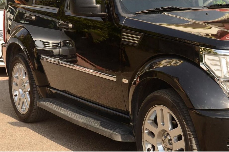 Dodge Nitro 2006–2011 Durvju moldings (nerūsējošais tērauds) Image