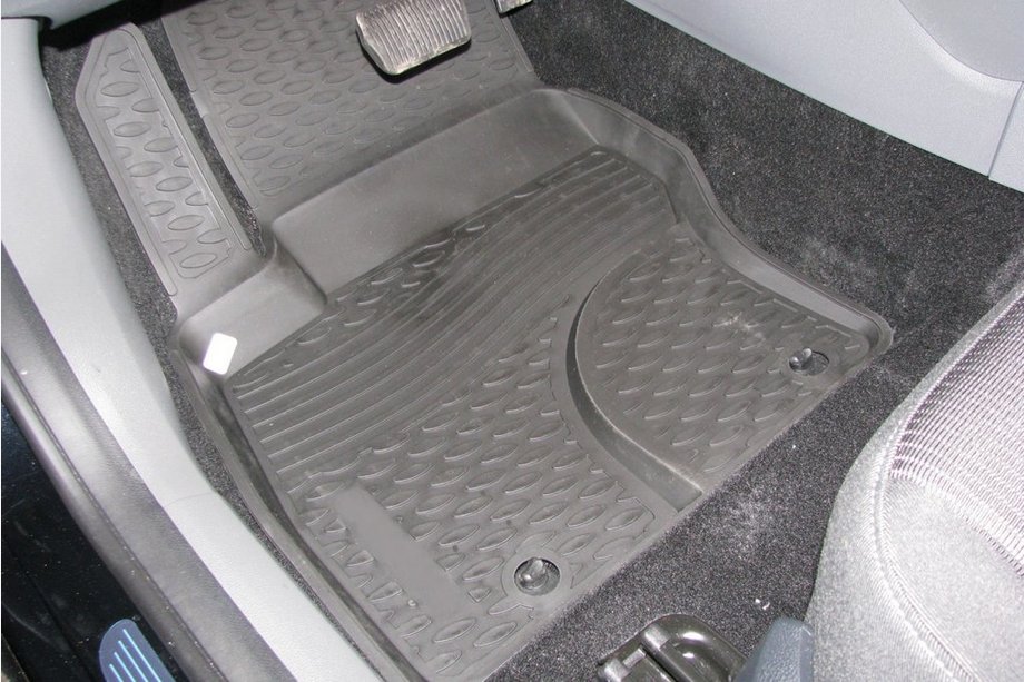 Ford Focus III 2011–2017 Gumijas salona paklājiņš (priekšējais kreisais) (Novline) 1. variants Image