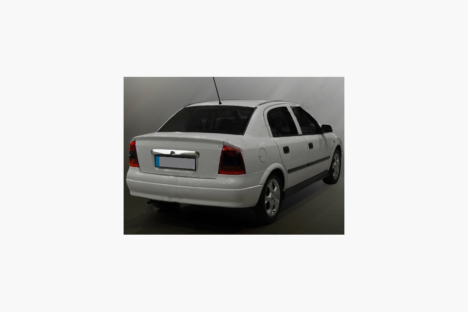 Opel Astra G Classic 1998–2012 Līste virs numura zīmes (nerūsējošais tērauds) OmsaLine – itāļu nerūsējošais tērauds Image