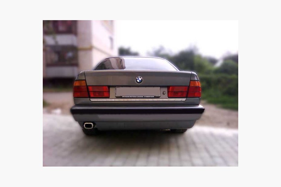 BMW 5. sērija E34 1988–1995 Bagāžnieka malas uzlika (nerūsējošā tērauda) Image