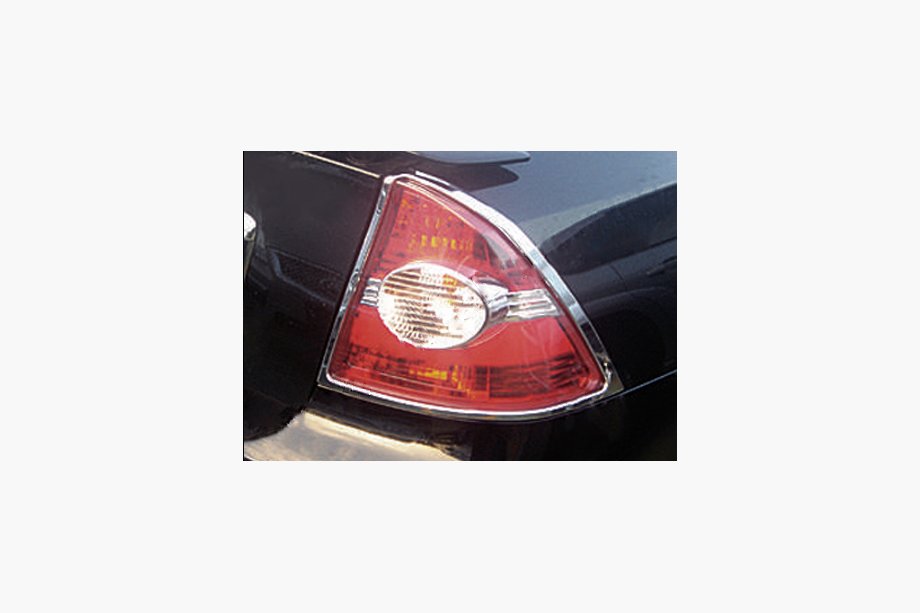 Ford Focus II 2005–2008 Nerūsējošā tērauda kāpšļu uzlikas, 2 gab. Image
