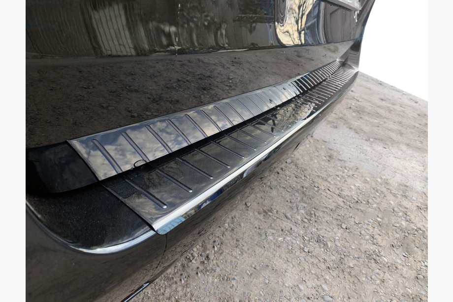 Mercedes Vito/V klase W447 2014– Aizmugurējā bampera uzlika OmsaLine Melns hroms (nerūsējošais tērauds) Image