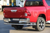 Toyota Hilux 2015– Aizmugurējais aizsargstienis AK005-2 (nerūsējošais tērauds) foto 3