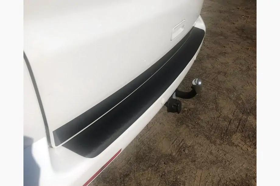 Volkswagen T5 Transporter 2003–2010 Aizmugurējā bufera uzlika ar atloku (ABS plastmasa) Image
