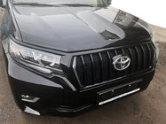 Toyota Land Cruiser Prado 150 2009–2023 Radiatora reste 2017↗ LED (Zeus Black, ar Black uzacīm) foto 1