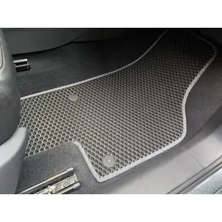 Poliuretāna auto paklājiņi (3 rindas, EVA, melni)