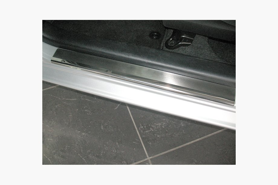 Toyota Yaris 2010–2020 Sliekšņu uzlikas Nataniko (4 gab., nerūsējošais tērauds) Image