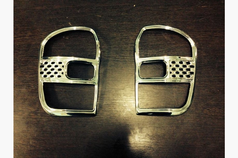Toyota Rav 4 2001–2005 Aizmugurējo lukturu uzlikas 2003-2006 (2 gab., plastmasa) Image