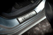 Mitsubishi Lancer X 2008– Sliekšņu uzlikas (OMSA, 4 gab., nerūsējošā tērauda) foto 4