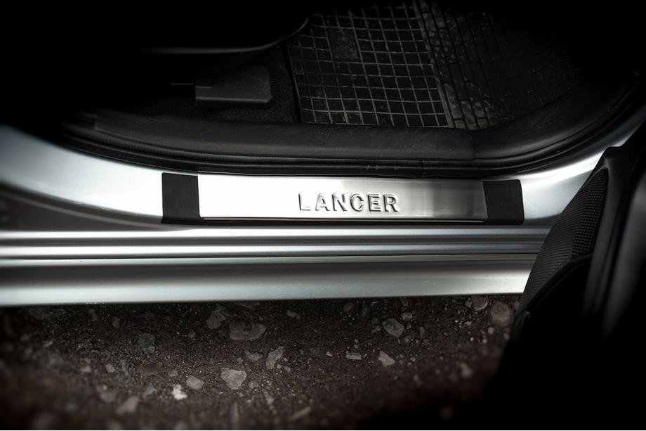 Mitsubishi Lancer X 2008– Sliekšņu uzlikas (OMSA, 4 gab., nerūsējošā tērauda) Image