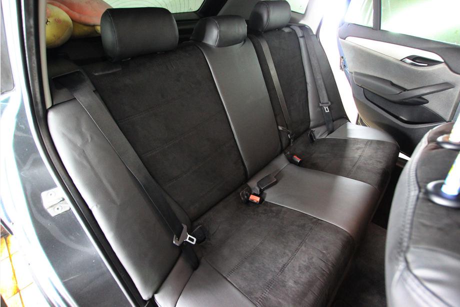 BMW X1 E84 2009–2015 Auto sēdekļu pārvalki eko āda+audums+Alcantara Antara A001 (pilns salona komplekts) Image