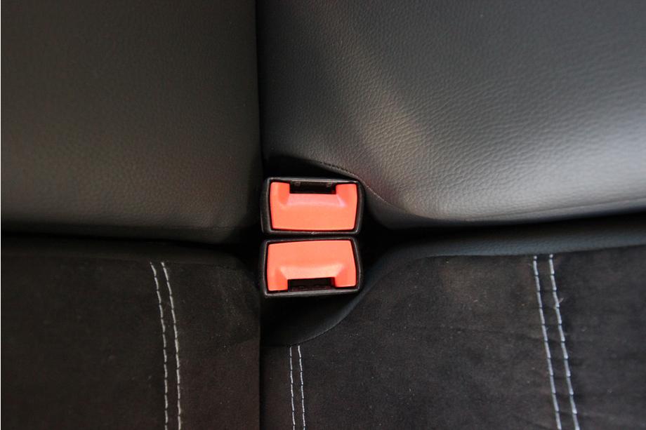 Ford Focus III 2011–2017 Autosēdekļu pārvalki eko āda+audums+antara Antara A001g (pilns salona komplekts) Foto 3