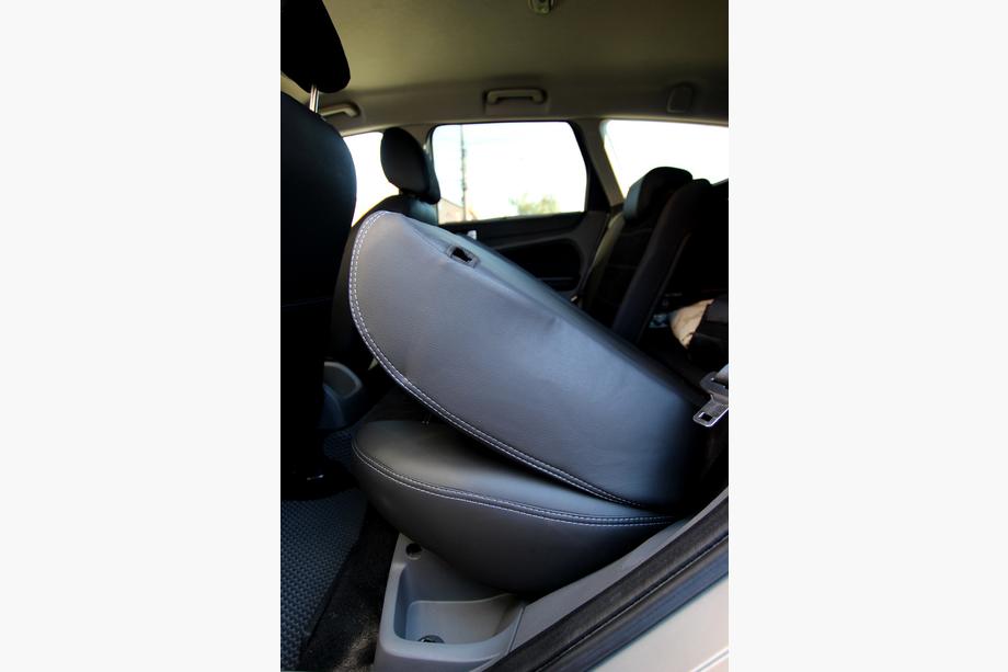 Ford Focus III 2011–2017 Autosēdekļu pārvalki eko āda+audums+antara Antara A001g (pilns salona komplekts) Foto 4