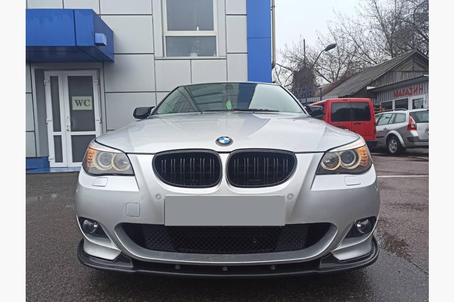 BMW 5. sērija E60/E61 2003–2010 OmsaLine Flap priekšējā bampera lūpa (melna) Image