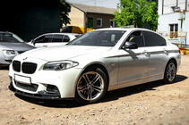 BMW 5. sērija F10/F11 2010–2016 Priekšējā bampera lūpa OmsaLine (melna) foto 4