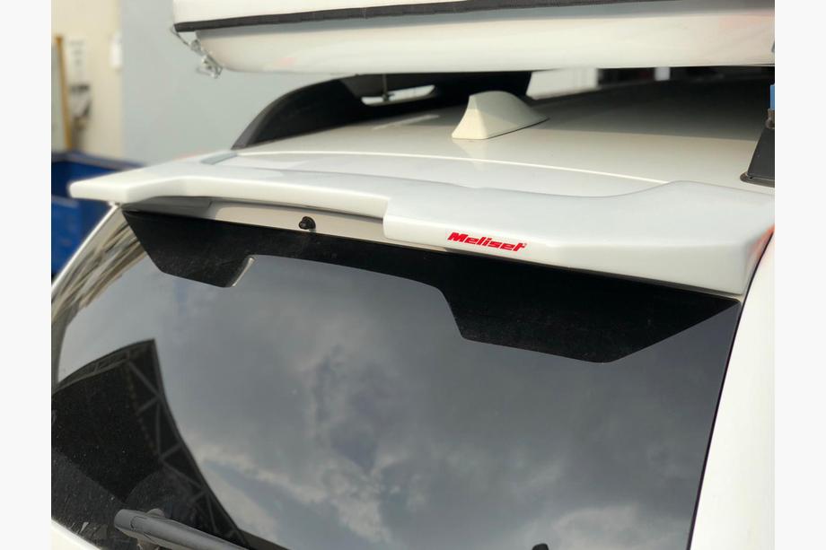 Renault Duster 2018–2024 Meliset V1 spoilers (krāsošanai) Image