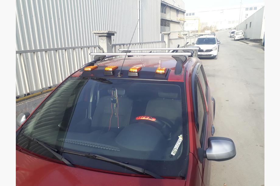 Dacia Sandero 2007–2013 Priekšējā stikla saules vizieris (LED, matēts melns) Foto 1