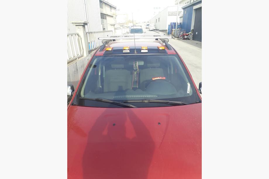 Renault Sandero 2007–2013 Priekšējā stikla saules vizieris (LED, matēts melns) Foto 3