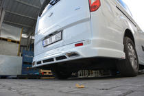 Ford Custom 2013–2022 Aizmugurējā bampera uzlika (krāsošanai) foto 1