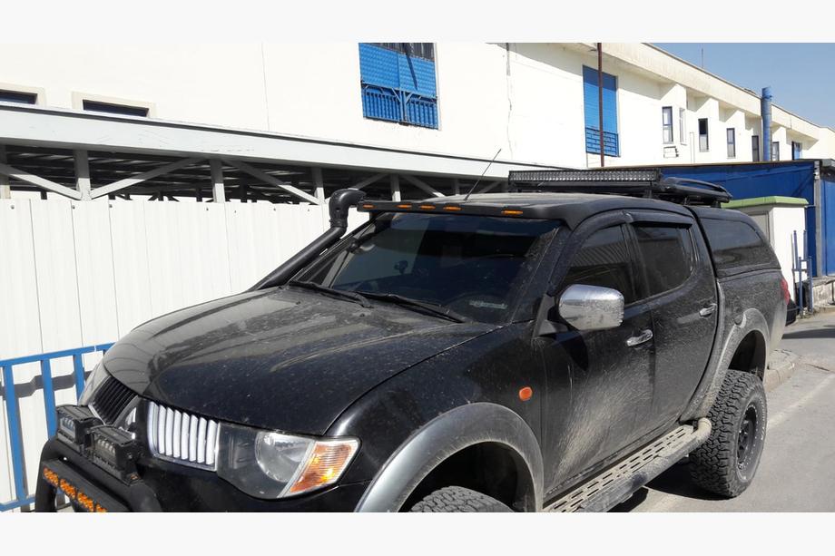 Mitsubishi L200 2006–2015 Saulessargs vējstiklam (Meliset LED) Image