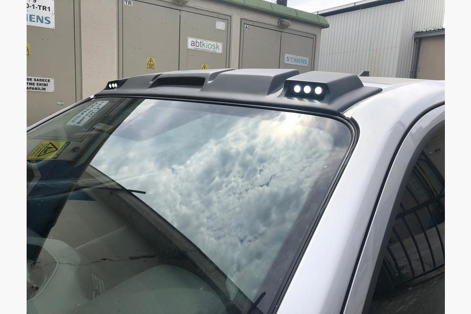 Nissan Navara/NP300 2016– Saules vizieris vējstiklam (Meliset LED V1) Image