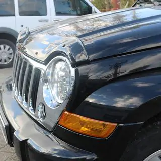Motora pārsega deflektors (EuroCap) Jeep Cherokee/Liberty 2002–2007 foto 4