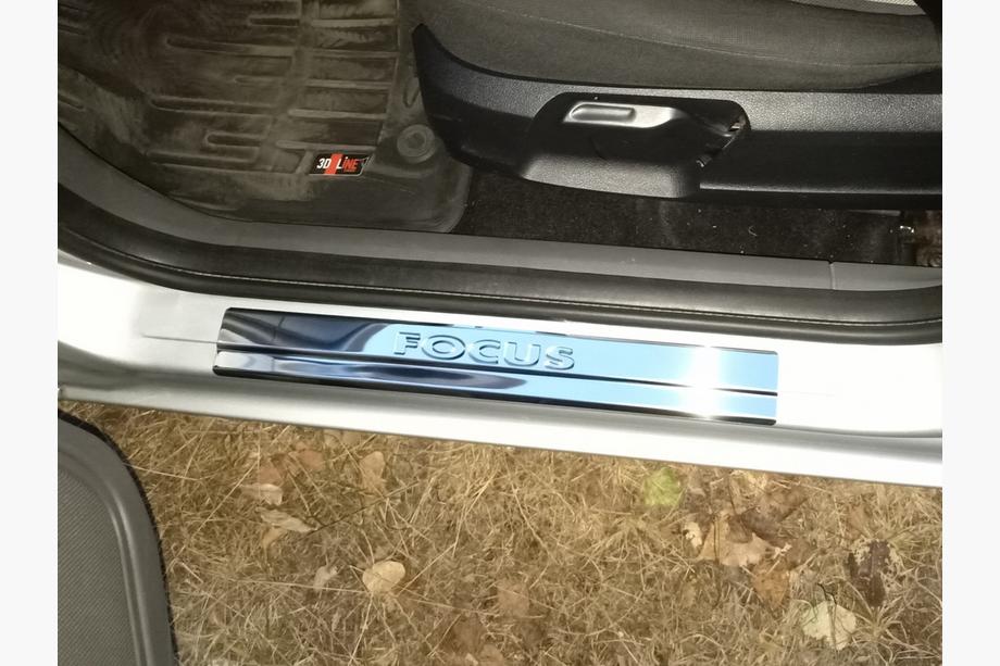 Ford Focus III 2011–2017 Sliekšņu uzlikas Carmos V2 (4 gab., nerūsējošais tērauds) Image