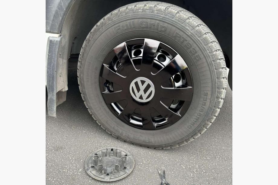 Volkswagen Crafter 2006–2016 Melnas ABS disku uzlikas (1 gredzens, komplekts 4 gab.) Image