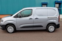 Peugeot Partner/Rifter 2019– Nerūsējošā tērauda līstes bīdāmajām durvīm (2 gab.) foto 2