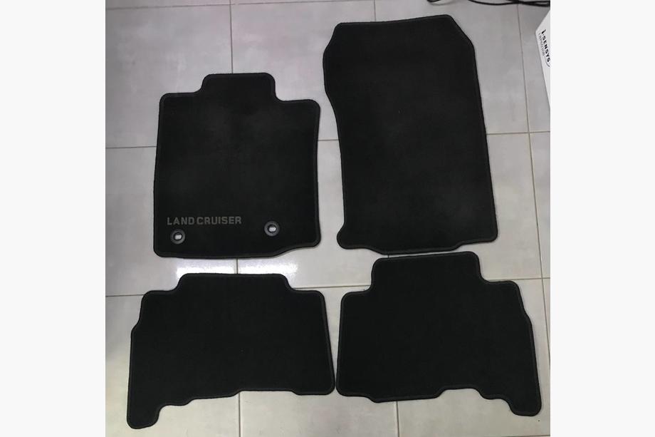 Toyota Land Cruiser Prado 150 2009–2023 Auduma salona paklājiņi (2013-2022, oriģināls/OEM) lietoti Image