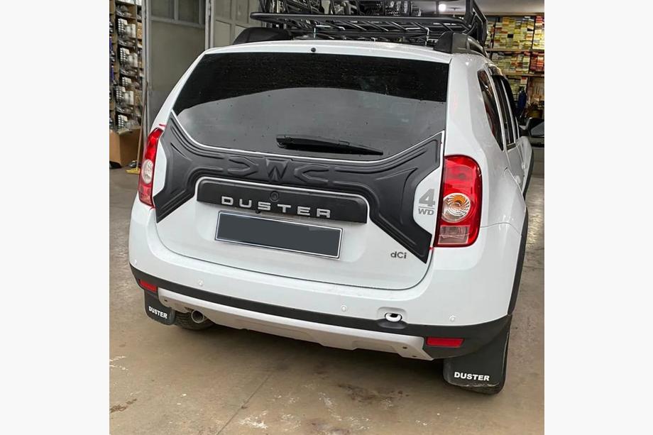 Dacia Duster 2008–2018 Plastmasas uzlika bagāžnieka vākam Image