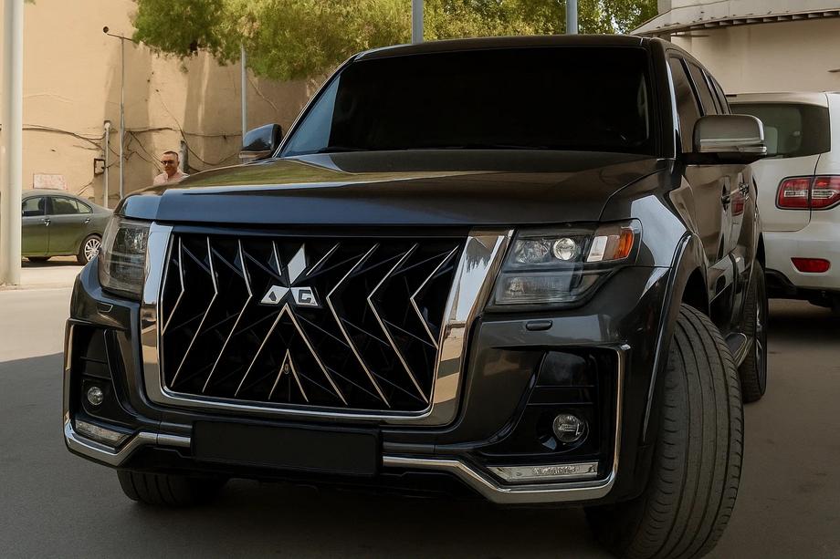 Mitsubishi Pajero Wagon IV 2006–2021 Virsbūves komplekts Black Hawk Image