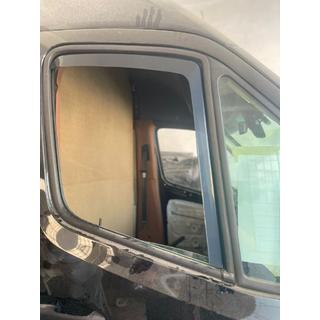 Ieliekamie logu deflektori Esa (2 gab.) Mercedes Sprinter W907/W910 2018– foto 2