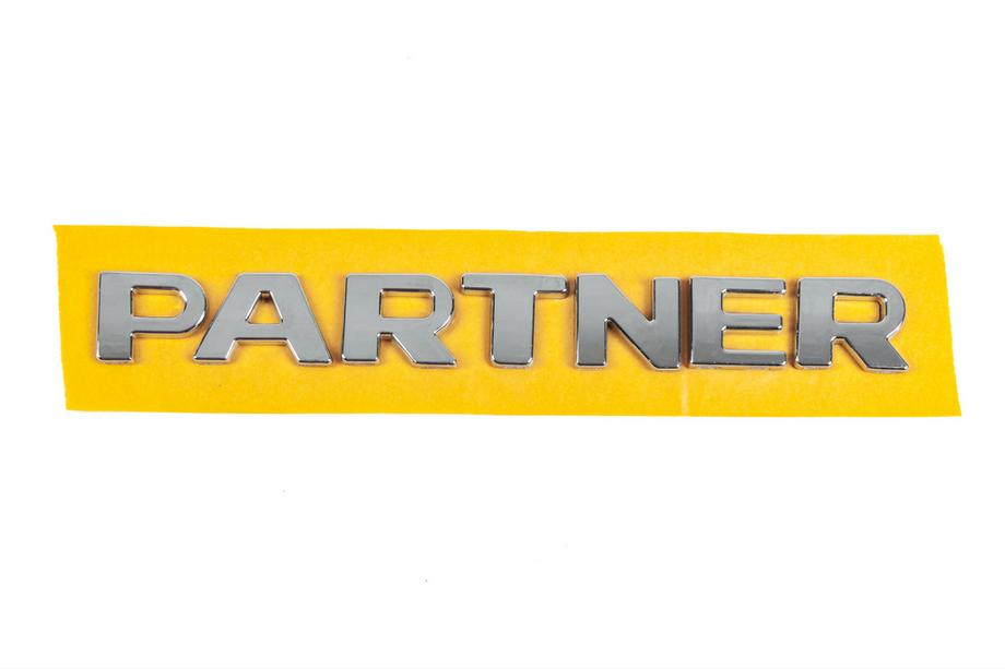 Peugeot Partner 1996–2008 Uzraksta emblēma Partner (215 x 25 mm) Image