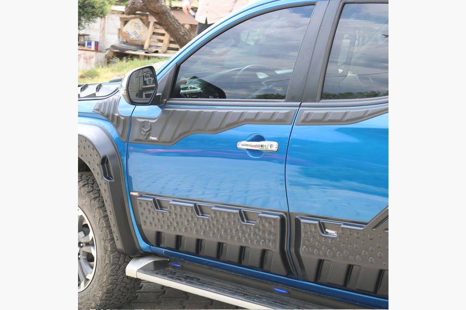 Mitsubishi L200 2015–2024 Augšējās durvju līstes 2019+ (6 gab., ABS) Foto 4