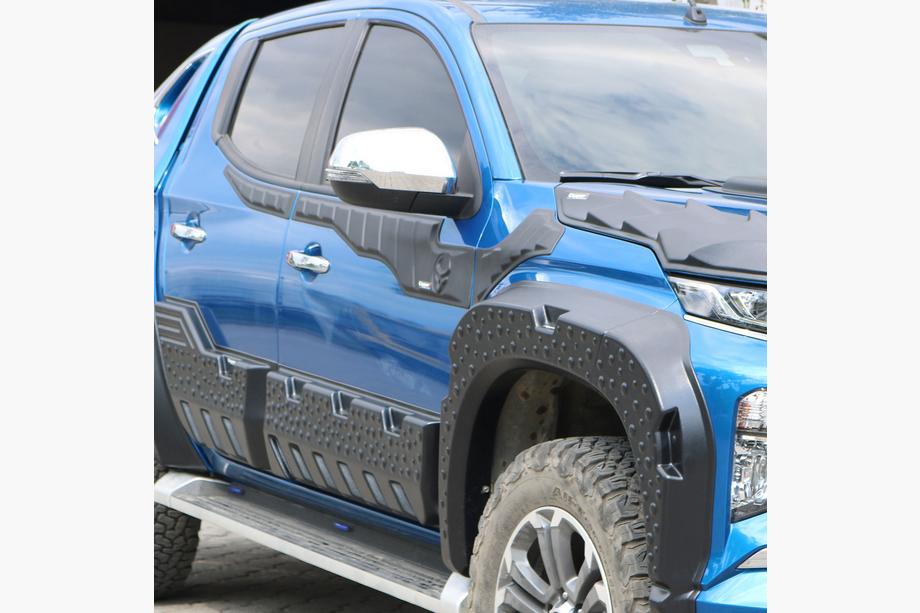 Mitsubishi L200 2015–2024 Augšējās durvju līstes 2019+ (6 gab., ABS) Foto 5