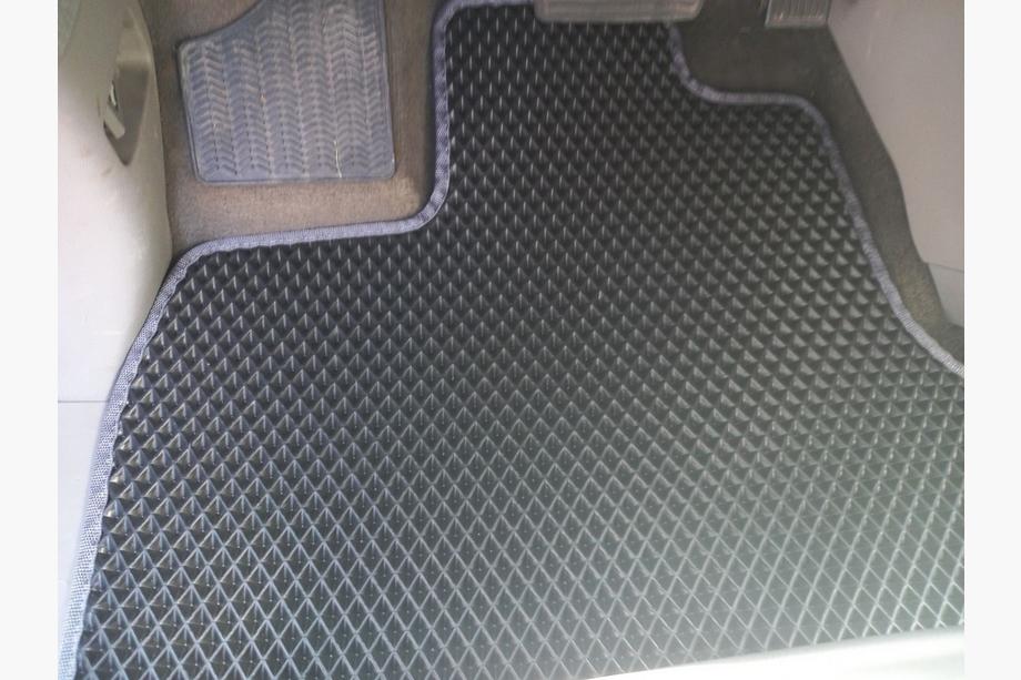 Honda Odyssey 2010–2017 Auto paklājiņi (3 rindas, EVA, melni) Image