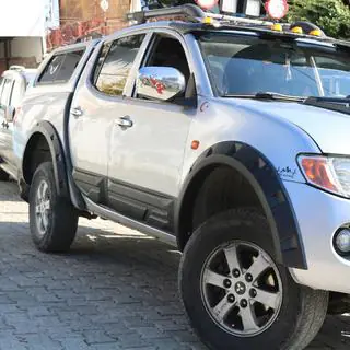 Riteņu arku paplašinātāji (EuroCap) Mitsubishi L200 2006–2015 foto 1