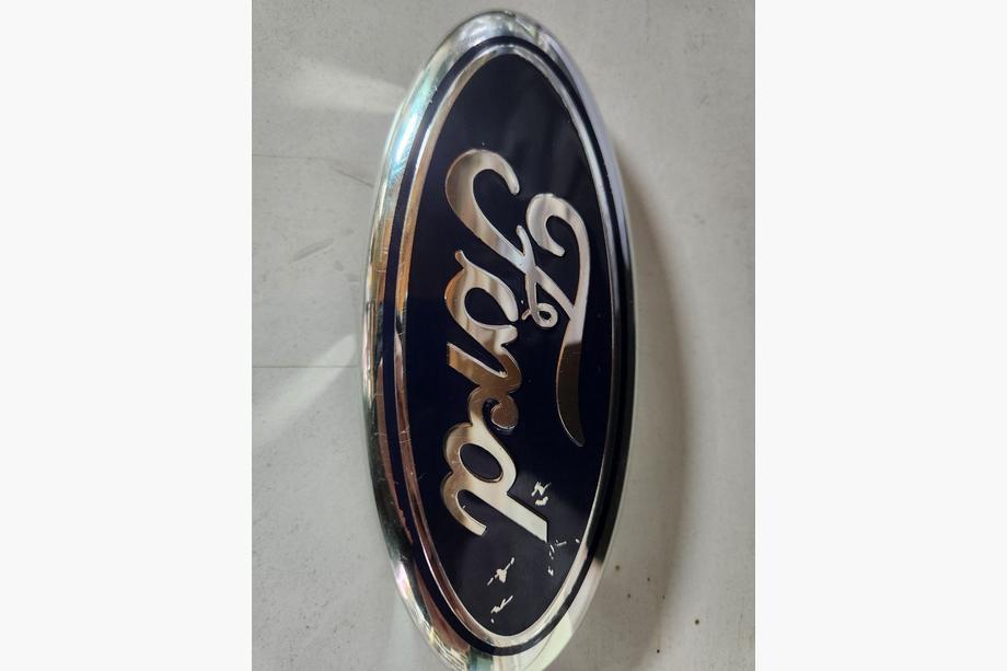 Ford Fusion 2002–2012 Izpārdošana! Priekšējā emblēma (uz klipšiem) Image